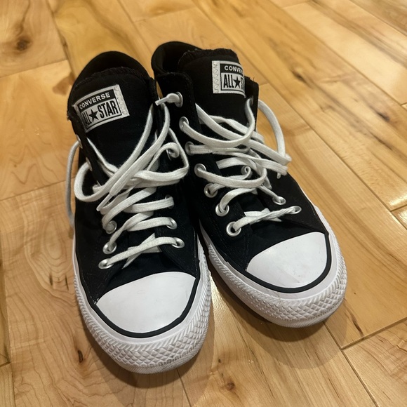 Converse - Picture 2 of 4